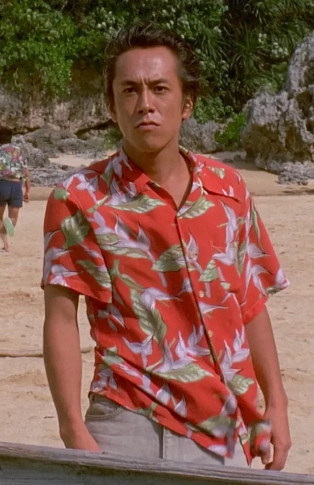 One of the younger guys from Sonatine wears a red Hawaiian-esque shirt that Kiryu's Y3 design emulates.